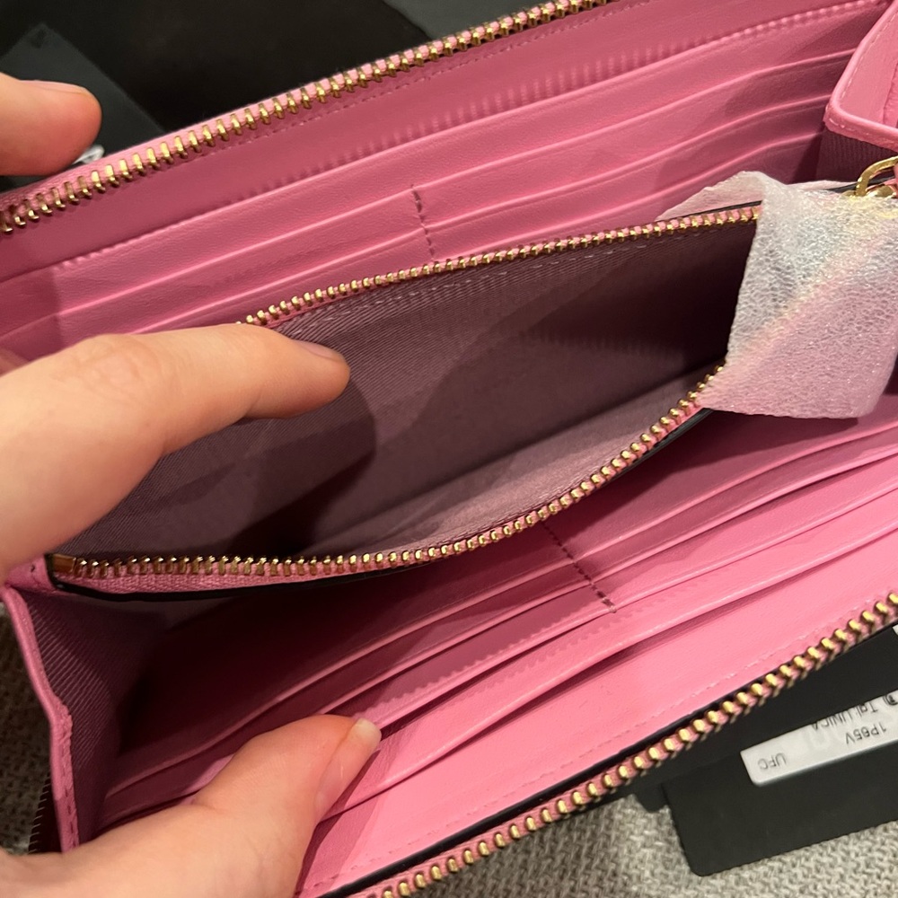 New Versace Medusa Long Pink Zip-Around Wallet - Picture 12 of 15